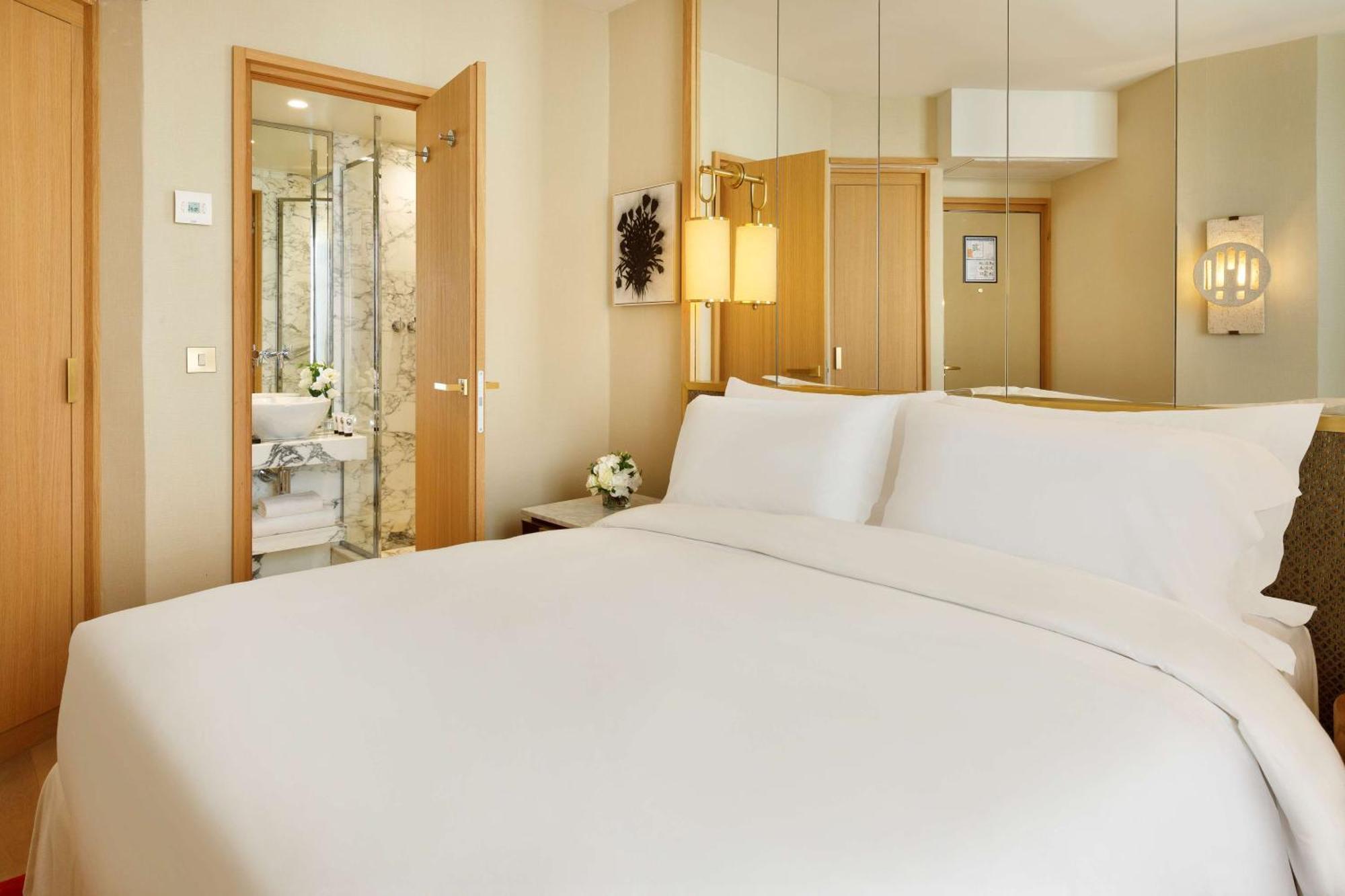 Le Belgrand Hotel Paris Champs Elysees, Tapestry By Hilton Екстер'єр фото